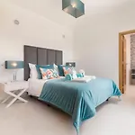 Home By The Sea Ocean View Apartment