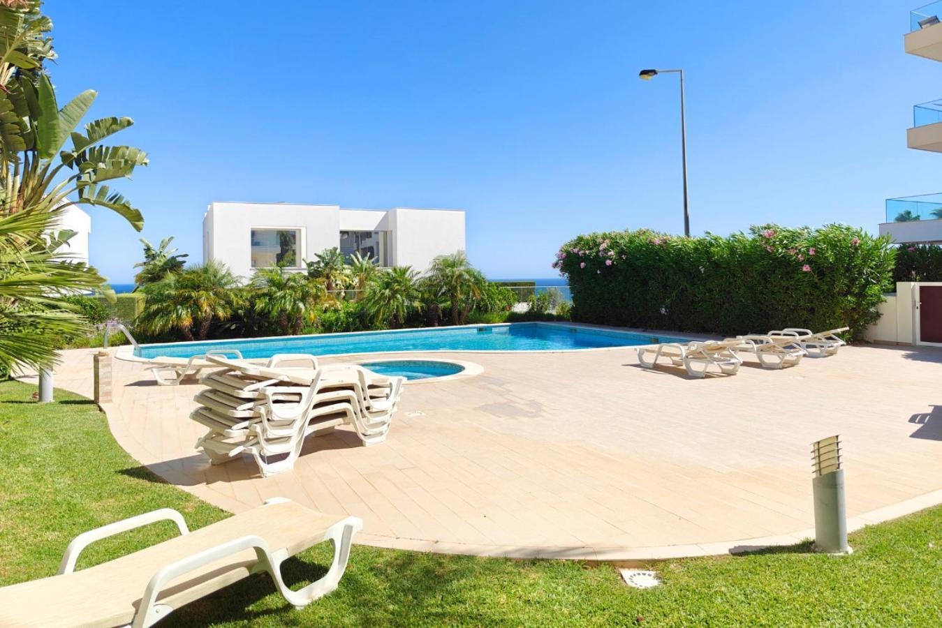 By The Sea Ocean View Apartment
