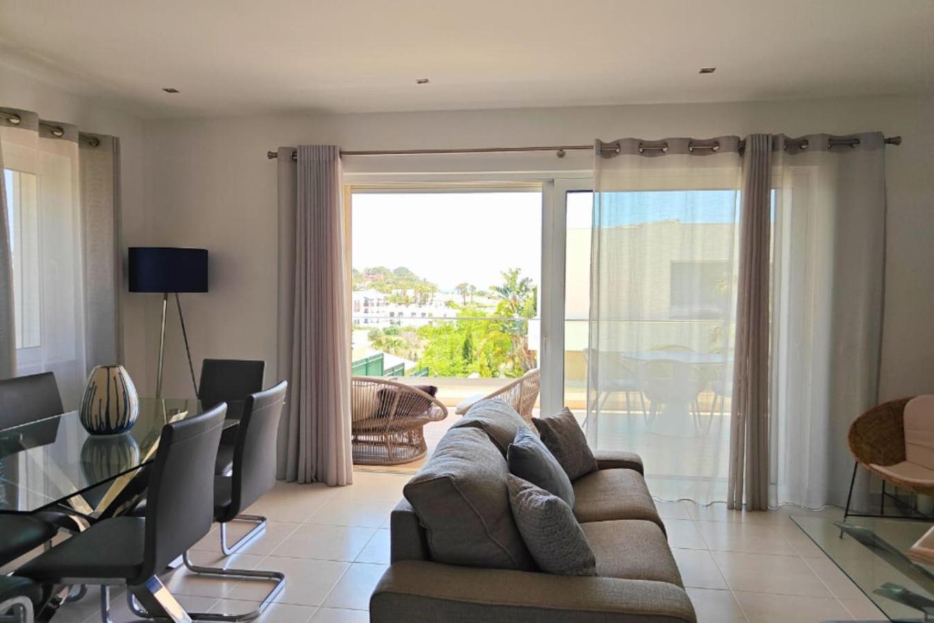 By The Sea Ocean View Apartment Lagos